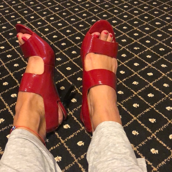 Michael Kors Rochelle patent sandals - Picture 7 of 8